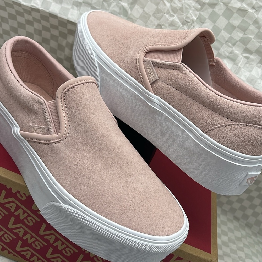 Vans WMNS Platform Sneakers Classic Slip-On Stackform
Mono Embroidery Rose Smoke - Picture 10 of 16